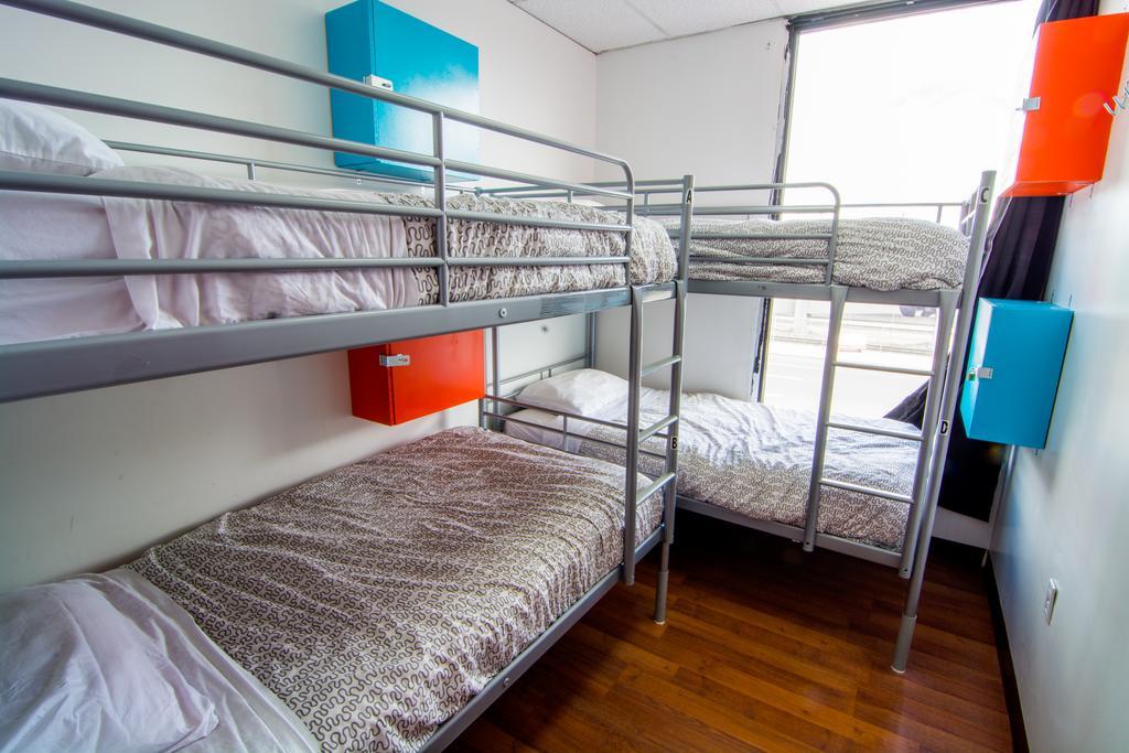 Wicked Hostels - YYC Екстериор снимка